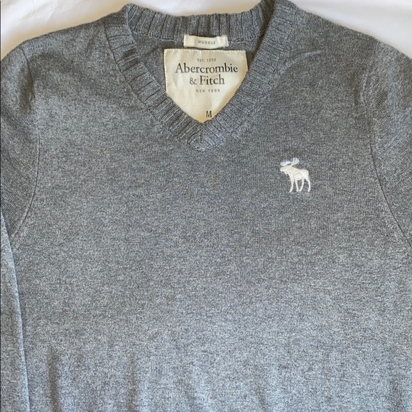 Abercrombie &Fitch sweater - Picture 2 of 5